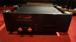 Chord Série Full Size CPM 2800 – Stereofonní integrovaný zesilovač 120W/Na kanál RMS (s digitálním vstupem)