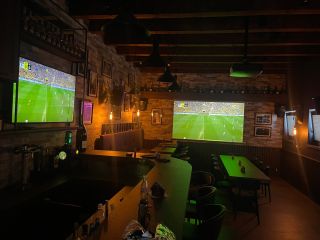 ´´Ta naše hospůdka´´ už nemusí být pajzl, ale hezký útulný prostor. Zde jsme navrhli a dodali ozvučení a projekci....