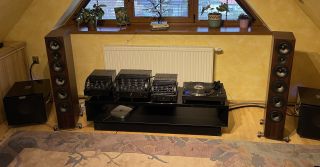 Dnes nám na poslední chvíli přišel vynikající gramofon Technics SL-1210GEG-K: https://www.hifihejhal.cz/detail/70508/...